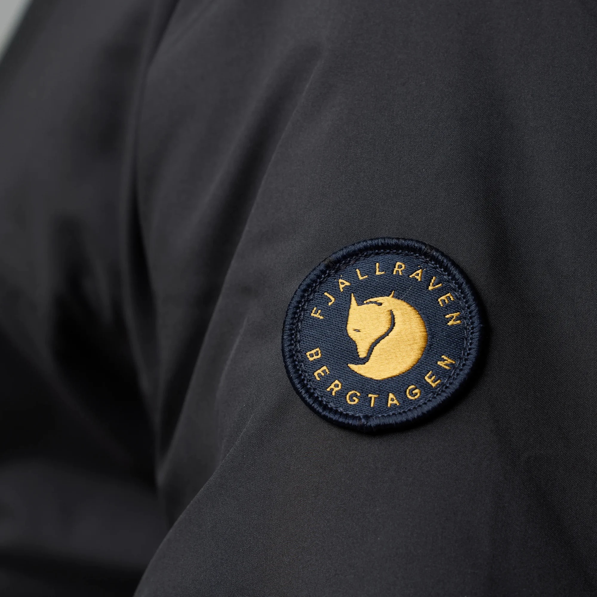 Fjällräven Bergtagen 130 Insulation Jakke Dame - Image 15